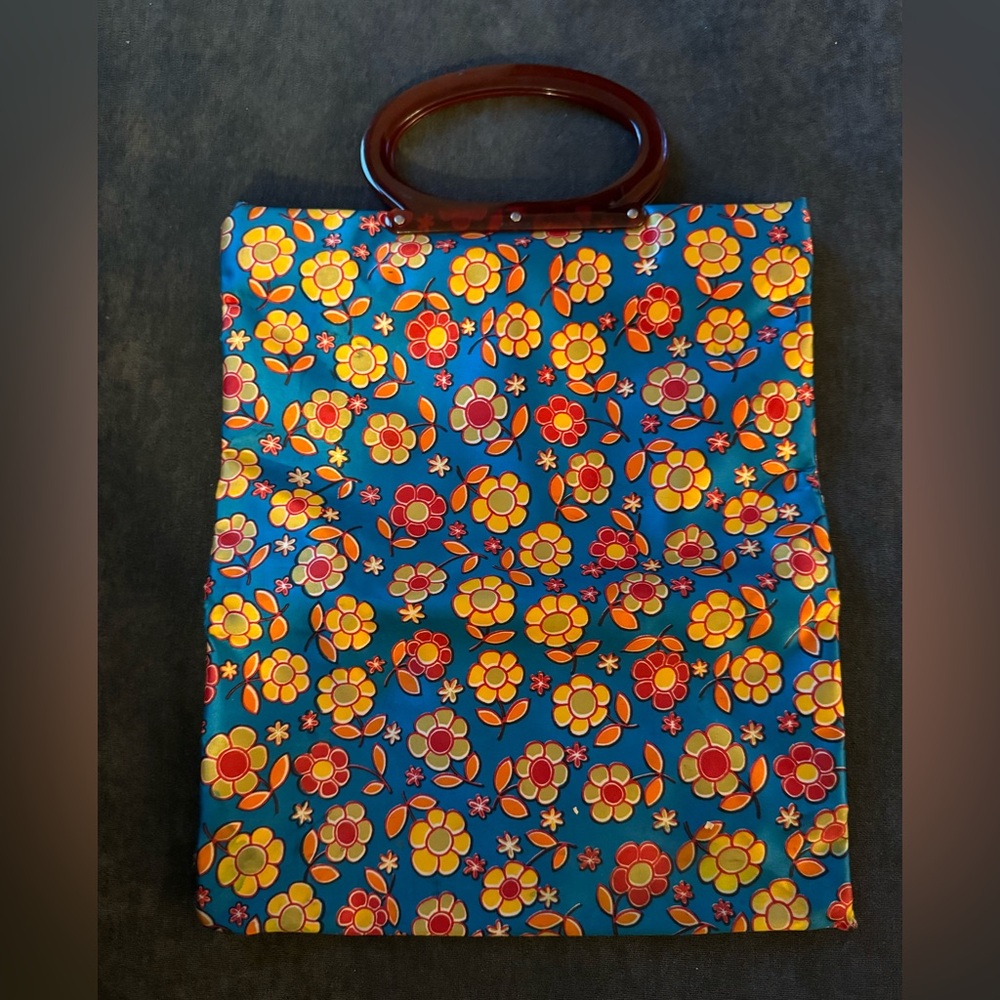 🌟Lady's Pride🌟 vintage lucite handle tote bag